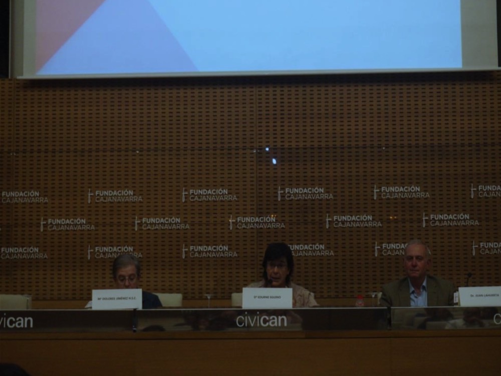Sor Ma Dolores Jíménez Da Edurne Eguido Dr. Juan Lahuerta